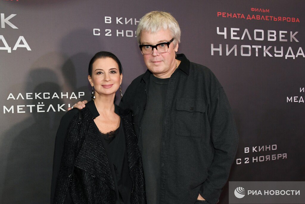 Путин присвоил звание заслуженных артистов России Екатерине и Александру Стриженовым Подписаться на РИА Новости