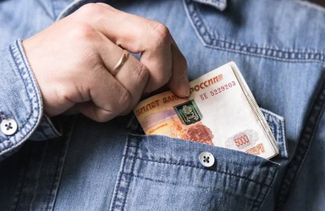 Башкирская проектная компания задолжала работникам более 3 5 млн руб Возбуждено уголовное дело По данным прокуратуры долг образовался с сентября 2025 го по январь 2026 года В числе прочих Башкирская проектная компания занимается разработкой строительных проектов Например за 5 8 млн руб она готовит документацию к капитальному ремонту Дома печати за 7 5 млн руб к строительству сетей водоснабжения в Уфимском районе за 300 15 тыс руб для ремонта помещений в Доме республики В 2024 году чистая прибыль фирмы превысила 24 млн руб Фото Олег Харсеев Коммерсантъ Подписывайтесь на Ъ Уфа Оставляйте бусты