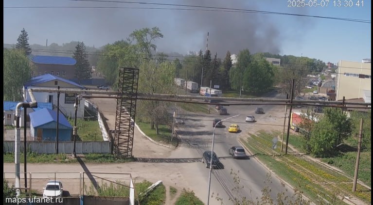 В Уфе горит мебельный склад на Индустриальном шоссе, предположительно ТЦ "Радуга" Обратная связь Подписаться