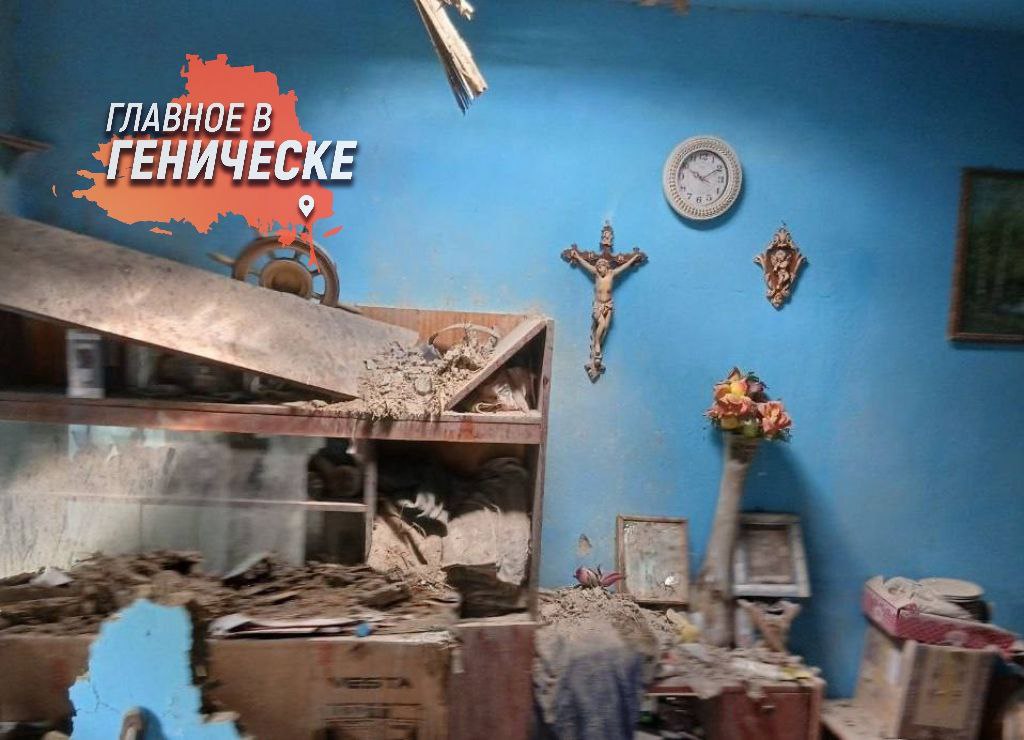 В Херсонской области без газа остались 17 тысяч человек из-за атаки украинских вооруженных формирований В Алешкинском округе восстанавливают подачу газа в дома жителей, так как украинский снаряд повредил важный объект инфраструктуры. Губернатор Херсонской области Владимир Сальдо сообщил, что за последние 24 часа несколько гражданских объектов на левобережье региона получили повреждения в результате агрессии киевского режима. Семь школ, больниц и детских садов округа были подключены к резервным источникам питания. В Таврийске дрон повредил фасад и окна жилого дома, а в Голопристанском округе произошел лесной пожар, который уже потушили.