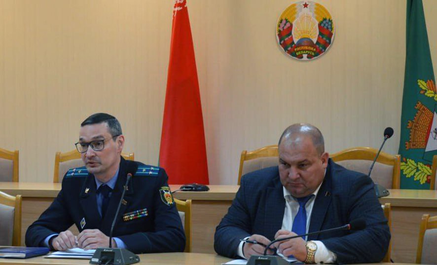 Под председательством прокурора Гомельского района Александра Шинкарева состоялось районное координационное совещание по борьбе с преступностью и коррупцией, на котором рассмотрены вопросы соблюдения законодательства при изъятии и предоставлении земельных участков, организации контроля за охраной и целевым использованием земель.