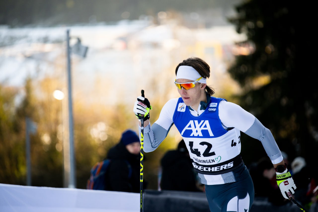 МОК направил приглашения российским лыжникам Савелию Коростелеву на фото и Дарье Непряевой на участие в зимних Играх 2026 сообщает пресс служба организации Cпортсмены завоевали квоты для участия в ОИ в различных дисциплинах в лыжных гонках Также МОК пригласил на Олимпиаду конькобежек Ксению Коржову и Анастасию Семенову Ранее приглашения получили фигуристы Аделия Петросян и Петр Гуменник ски альпинист Никита Филиппов а также выступающие в шорт треке Иван Посашков и Алена Крылова Фото Leo Authamayou NordicFocus Getty Images interfaxonline