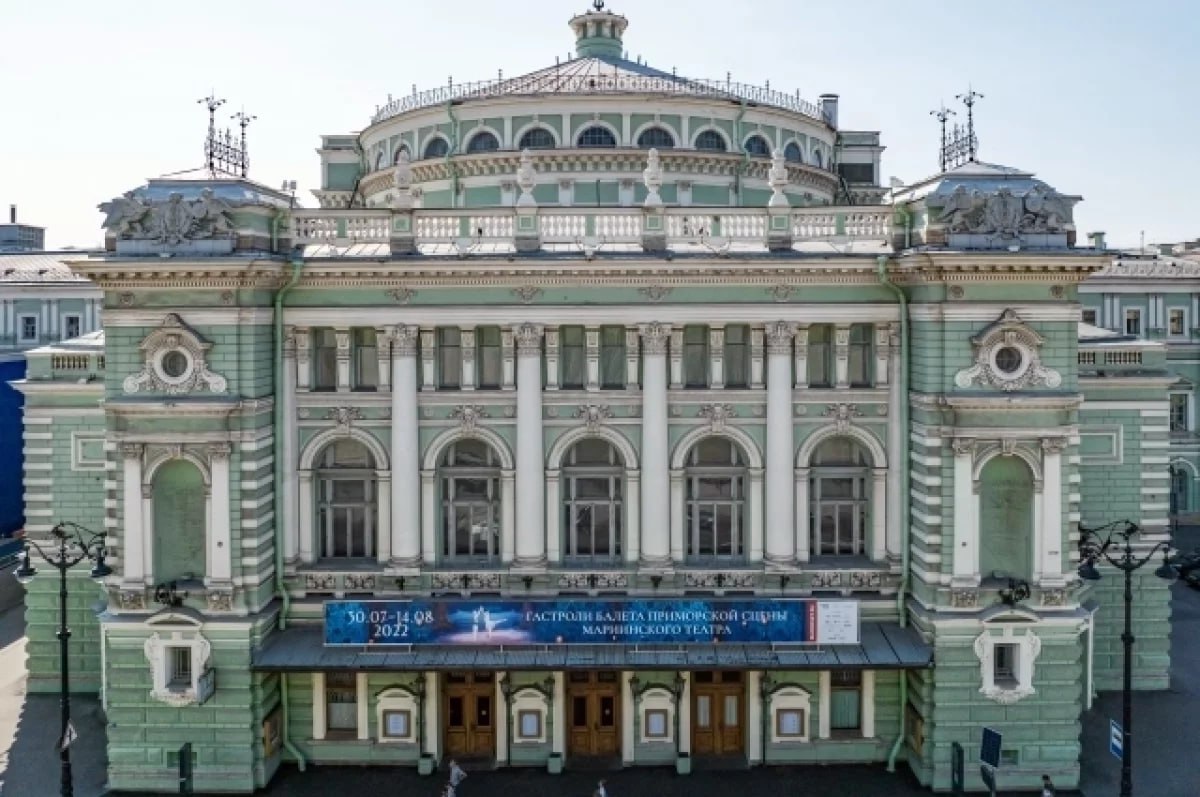 В Петербурге пройдет 12-й Международный фестиваль новой музыки Мероприятие будет проходить с 23 мая по 7 июня в петербургском центре современной академической музыки. Руководить концертом будет композитор Мехди Хоссейни. Темой 12-го ежегодного фестиваля станет графика звука. За две недели фестиваля гости смогут посетить более 70 различных мероприятий на разных концертных площадках: Концертный зал Мариинского театра, Новая Голландия, Дом радио, Новая сцена Александрийского театра и другие, сообщают «Санкт-Петербургские ведомости». Помимо основной программы, организаторы представят лекции, творческие встречи и лабораторию «Композиторские курсы» для молодых композиторов и музыкантов со всего мира.
