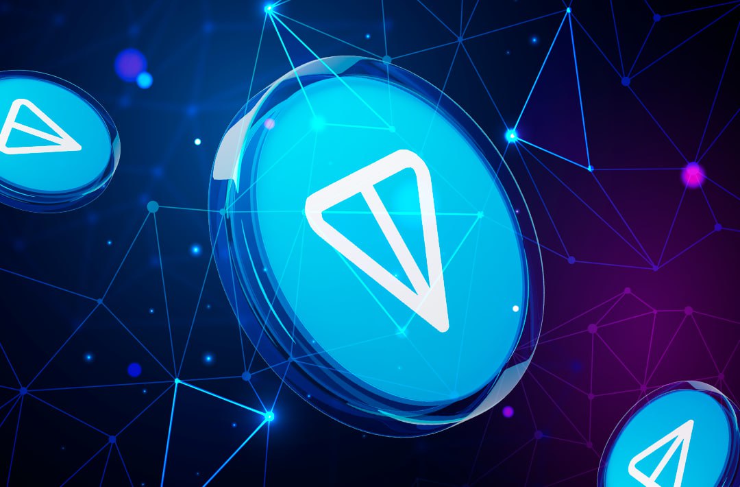 Недавно анонсированный фонд TON Strategy получил от Telegram перевод более 119 200 000 TON  около $400 млн  на свой адрес хранения.   Фонд был создан на базе американской компании Verb Technology  VERB , которая закрыла частное размещение акций на $558 млн в партнёрстве с Kingsway Capital.   Исполнительным председателем стал Мануэль Штольц — основатель Kingsway и президент TON Foundation, а специальным советником назначен Питер Смит, CEO Blockchain․com.   Компания планирует сменить название на TON Strategy Co, продолжая при этом развивать существующие проекты в сфере социальных продаж и видеомаркетинга, а также создавать новые решения для livestream-платформ с использованием искусственного интеллекта.  Infinity Crypto   Подписаться