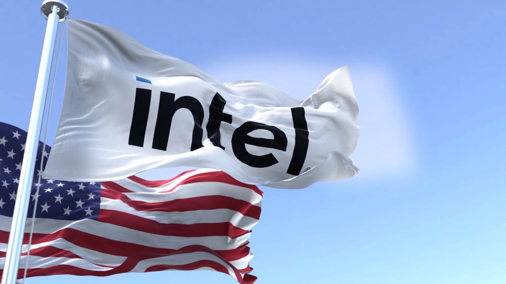 Intel получила от правительства США денежный транш на 5 7 млрд за свои акции INTC Лишь в конце прошлой недели намерения властей США обменять 9 млрд на 10 акций Intel получили официальное подтверждение но компания на этой неделе уже получила 5 7 млрд в счёт оплаты будущей сделки При этом представители Белого дома продолжают настаивать что условия сделки с Intel всё ещё обсуждаются Министерством торговли США jkinvest news jkinvest