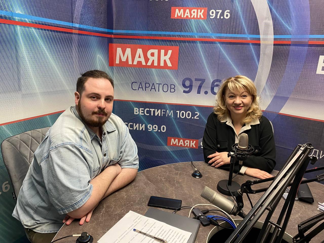 В эфир вышел новый выпуск программы Вести Интервью Темой разговора стали ночные регистрации которые пройдут в отделах ЗАГС в конце года Чему будут посвящены церемонии Сколько человек выбрали такой необычный способ пожениться Об этом мы поговорили с начальником управления по делам ЗАГС Правительства области Юлией Пономаревой Ведущий Георгий Новохатский Слушайте прямо сейчас по ссылке
