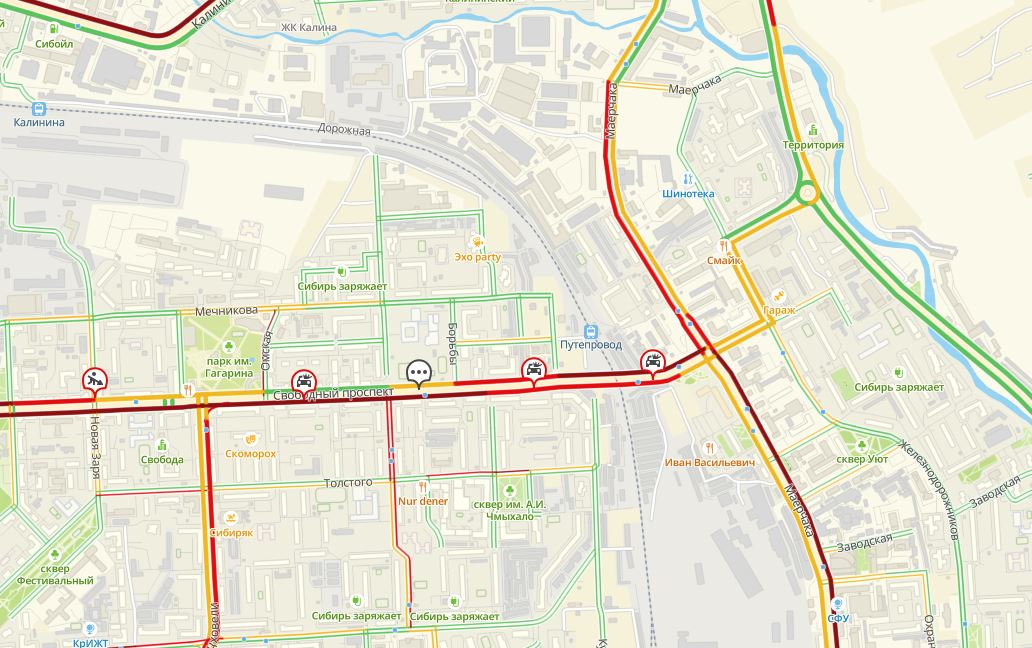 Массовая авария парализовала движение на Свободном в районе «Космоса»  Очевидцы сообщают сразу о 6 столкнувшихся авто, одно из которых перевернулось.  Авария заняла все полосы, и водители с трудом объезжают их.  Между тем в городе уже 8-балльные пробки, а участок дорог в районе пересечения Свободного и Маерчака, где произошло ДТП, отмечен не просто красным, а бордовым.  На место выехала наша съемочная группа, подробности расскажем в вечерних выпусках новостей.  Фото: 2ГИС