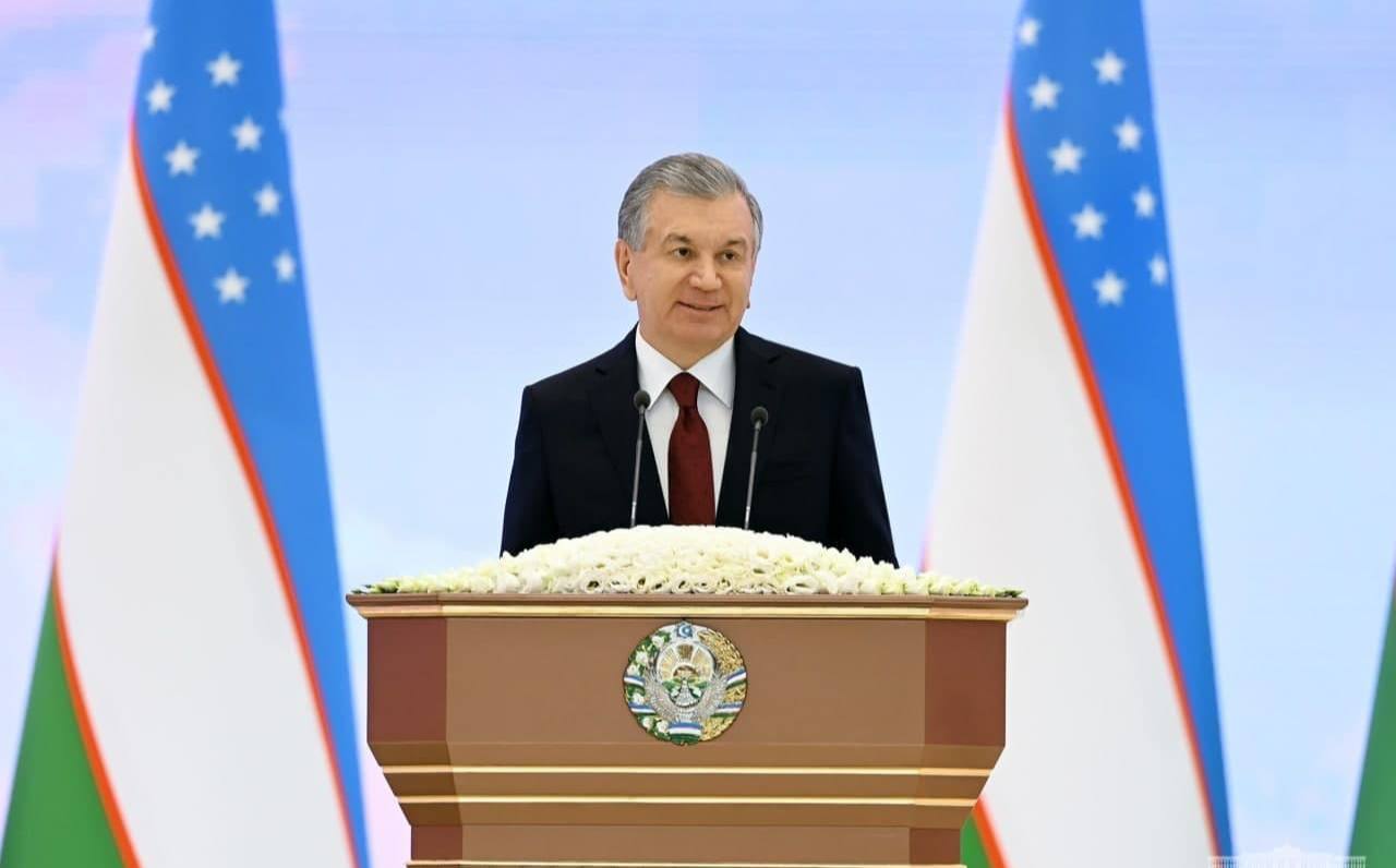 Мирзиёев поздравил народ с Курбан хайитом Президент Шавкат Мирзиёев поздравил узбекистанцев с праздником Курбан хайит, пожелав всем мира, спокойствия, крепкого здоровья и благополучия. Пусть этот светлый день принесёт в каждый дом радость и единство! .uz Подписаться