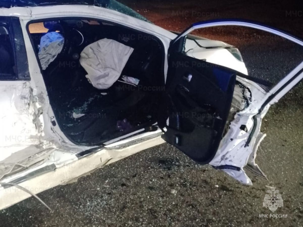 Несколько человек пострадали в столкновении иномарки и грузовика в Обнинске kaluganews ru fn 1765642 html В субботу 6 декабря в 3 18 утра экстренные службы получили уведомление об аварии произошедшей в Обнинске Калужской области на 103 м километре трассы М 3 Прислать новость Подписаться