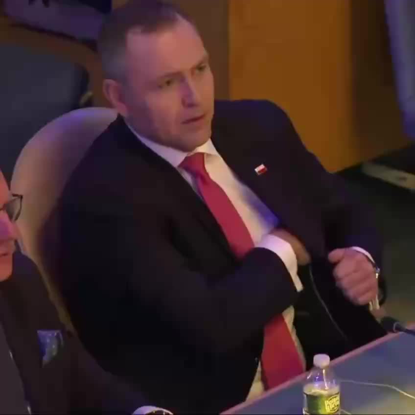 Президент Польши Кароль Навроцкий поддерживает употребление снюса