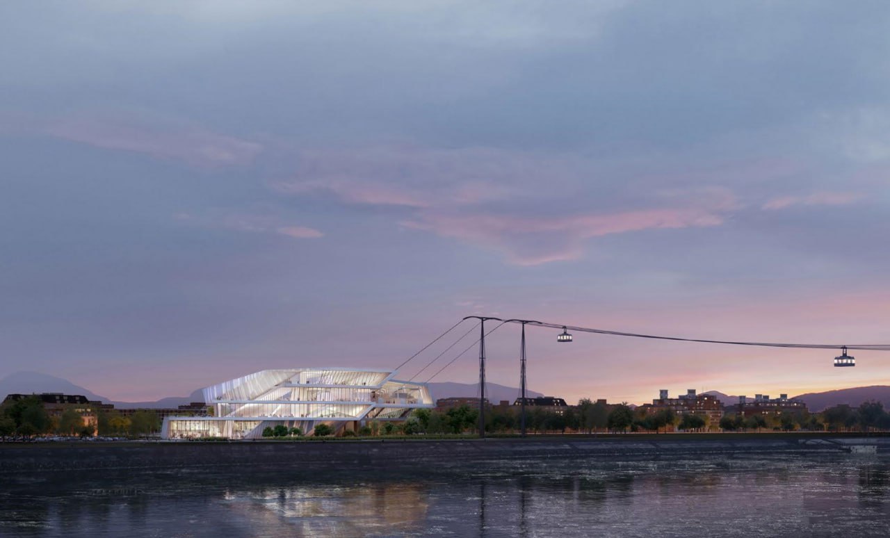 Первую канатную дорогу между Россией и Китаем запустят летом 2026 года Международная канатная дорога из Благовещенска в китайский Хэйхэ готовится к открытию в конце этого лета сообщил губернатор Амурской области Василий Орлов Несмотря на возникшие сложности с импортозамещением систем управления строительство которое ведет Агентство развития проектных инициатив АРПИ находится на финальной стадии Символический старт проекту был дан ещё в 2019 году а его реализация ведётся в рамках межправительственного соглашения России и КНР от 2015 года Пропускная способность новой дороги составит 6 8 тыс человек в сутки в каждом направлении Ожидается что к 2030 году турпоток в Благовещенск вырастет втрое Финансирование строительства общий объем которого составляет 17 млрд рублей обеспечивается в том числе за счет льготного кредита в размере 4 млрд рублей первые транши по которому уже перечислены Подробнее   Подпишись на MASHNEWS