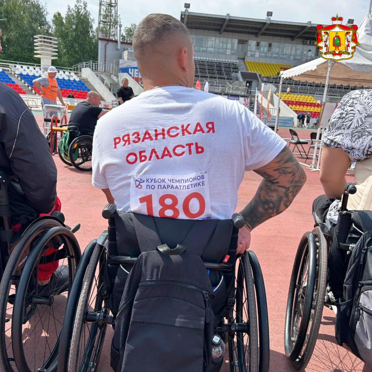 Рязанский спортсмен выиграл серебро «Кубка чемпионов по параатлетике – 2025» Соревнования прошли в Чебоксарах, где более 300 атлетов с поражением опорно-двигательного аппарата и нарушением зрения боролись за победу. Участники приехали из 40 регионов России. Нашу область представил воспитанник спортшколы олимпийского резерва Центрального спортивного комплекса Валерий Хрипунов. Он занял 2 место в метании копья. Поздравляем Валерия и его тренера Юлию Богачёву! #рязанскаяобласть #спорт #знайнаших62