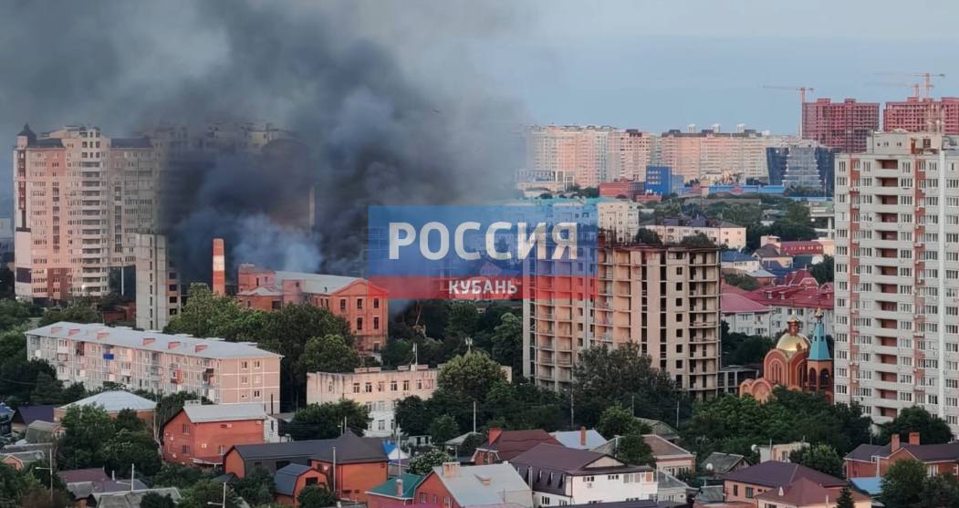 Здание бывшего завода вспыхнуло в Краснодаре Столб дыма поднялся между Путевой и Промышленной. Подробности уточняем. _____________________________ Есть интересная новость? Присылайте нам Краснодар Сегодня ПРИСЛАТЬ НОВОСТЬ