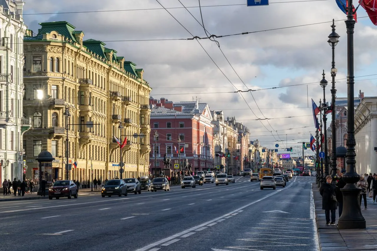 Второй этап ремонта Невского проспекта оценили в 202 5 млн рублей указано в данных портала госзакупок Речь об участке от площади Восстания до площади Александра Невского Закупку 15 апреля разместил комитет по государственному заказу заказчиком работ выступает Дирекция транспортного строительства Заявки от участников тендера принимают до 8 апреля включительно подрядчика выберут 14 мая О том что капитальный ремонт Невского проспекта в Петербурге в 2026 году продолжат от площади Восстания до площади Александра Невского в январе сообщал вице губернатор города Николай Линченко Второй участок составляет 1 489 км подрядчик должен завершить работы до 2 ноября 2026 года Михаил Тихонов ДП Подписаться на ДП в Telegram MAX