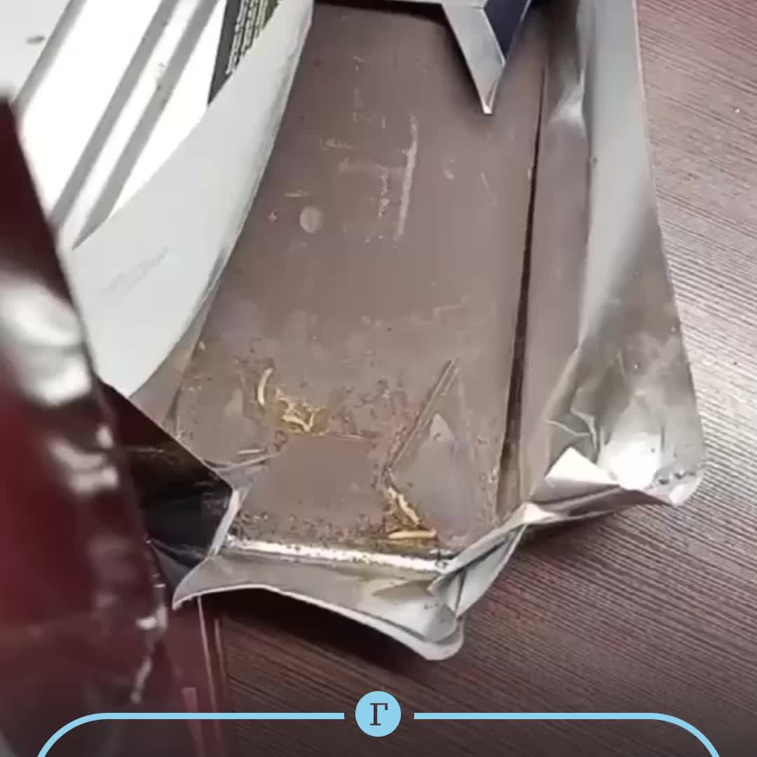 Жительница Краснодара обнаружила червей в шоколаде и хлебцах