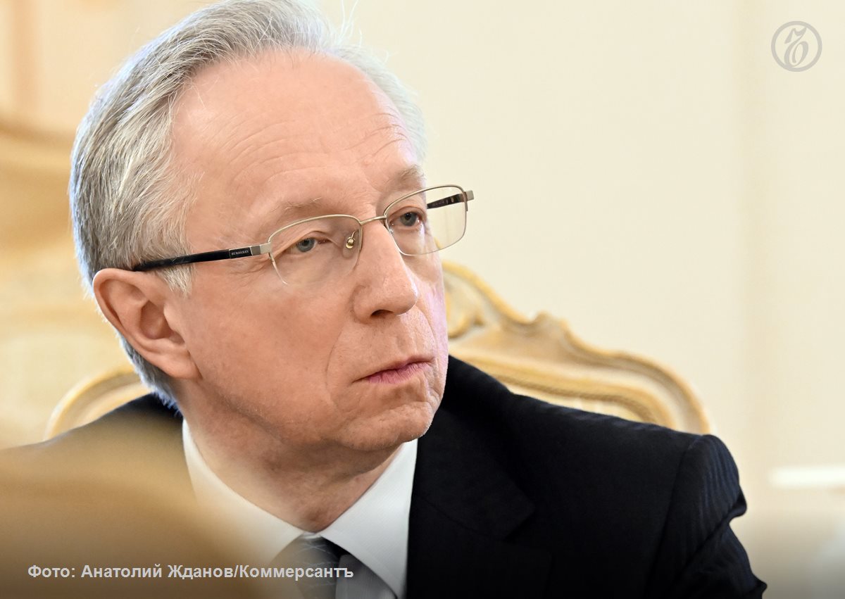 Украина не ответила на предложение России создать двусторонний центр мониторинга и контроля режима прекращения огня сообщил ТАСС замглавы МИД РФ господин Михаил Галузин Киевом оставлены без ответа наши предложения о повышении эффективности переговорного процесса за счет создания рабочих групп для решения военных политических и гуманитарных вопросов Не последовало внятной реакции и на нашу готовность повысить уровень глав делегаций сказал он Господин Галузин уточнил что стамбульский формат официально не закрыт Москва из переговоров не выходила Подписывайтесь на Ъ в Telegram в MAX Оставляйте бусты