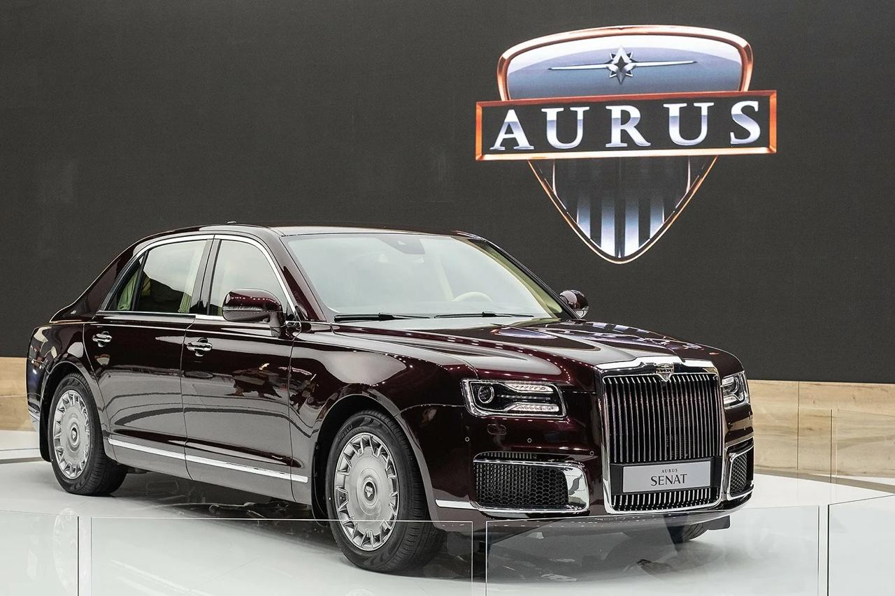 Стоимость новых Aurus из Елабуги превысила 50 млн рублей: седан - от 50,7 млн, кроссовер - от 51 млн. Цена бронированного Senat не изменилась, его можно забрать за скромные 92 млн рублей. Доступный отечественный автомобиль.