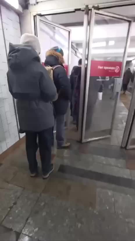 Очереди на автобусы в Москве и Подмосковье: жители ждут по 40 минут