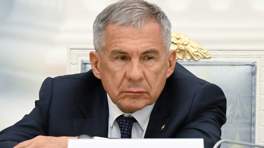 На выборы раиса Татарстана выдвинулось четыре кандидата Своих кандидатов выдвинули: — «Единая Россия» — действующего раиса Рустама Минниханова, — КПРФ — руководителя фракции в Госсовете Татарстана Хафиза Миргалимова, — ЛДПР — главу татарстанского отделения Руслана Юсупова, — «Российская партия пенсионеров за социальную справедливость» — председателя отделения Виталия Смирнова. Фото: Коммерсантъ / Дмитрий Азаров