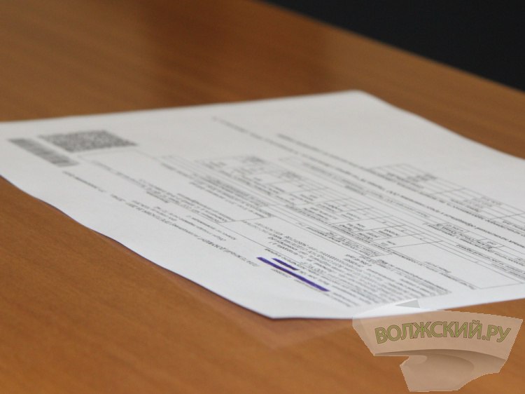 Жителям 500 домов в Волжском пересчитали плату за отопление  В Волжском теплосети пересчитали суммы платы за отопление. Как рассказали Волжский.ру в пресс-службе ООО «Волжские тепловые сети», корректировку провели в квитанциях за июль 2025 года. В список попали 515 многоквартирных домов. Ознакомиться с ним можно на сайте ресурсоснабжающей организации. По разным адресам плату пересчитывали за разные периоды времени: с апреля 2024 по март 2025, с марта 2024 по февраль 2025, с мая 2024 по апрель 2025, с июня 2024 по мая 2025, но большинству – с июля 2024 по июнь 2025. Основанием для корректировки выступают Правила предоставления коммунальных услуг собственникам и пользователям помещений в многоквартирных домах и жилых домов, утвержденные постановлением Правительства РФ от 06.05.2011 № 354.   Подробнее на Волжский.ру:    #ВолжскийРу #волжский #vlz
