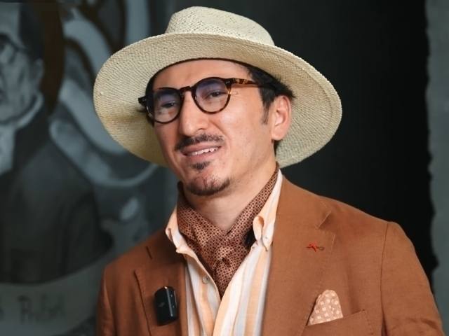 Суд отправил блогера Real Sanjik в изолятор Его обвиняют в сбыте наркотиков и угроза убийством Глава пресс службы Верховного суда Азиз Обидов сообщил что Мирабадский районный суд заключил под стражу Санжара Каримова известного как Real Sanjik По данным суда Каримов 1990 г р подозревается в совершении преступлений предусмотренных статьёй 112 УК угроза убийством или применением насилия статьями 25 273 УК покушение на незаконный оборот наркотических средств Суд изучив материалы 28 ноября 2025 года постановил заключить его под стражу Каримов помещён в следственный изолятор Подпишитесь и следите за актуальными новостями на нашем канале   telegram me joinchat AAAAAEEdc qam7052mnXKA