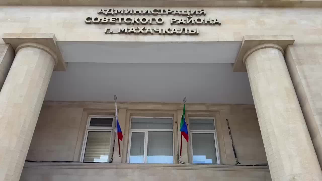 Глава Махачкалы Джамбулат Салавов обсудил развитие района и сотрудничество с ресурсоснабжающими компаниями