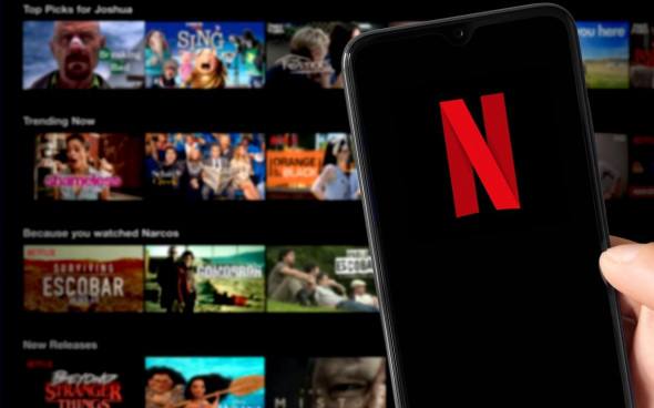 Netflix объявил о сплите акций в пропорции 10 к 1 Акции компании на фоне новости о дроблении подскочили Сейчас одна бумага стоит дороже 1 тыс но после сплита цена уменьшится в десять раз а количество акций увеличится ровно на столько же Подробнее на РБК   www rbc ru quote news article 690467599a79477147d72afd from copy