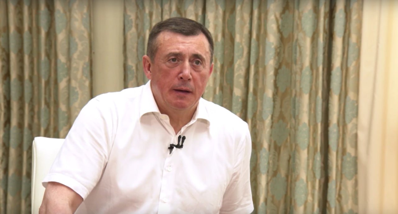 Валерий Лимаренко: работой новой системы льготного лекарственного обеспечения пока недоволен На прямой линии губернатору задали вопрос о том, как работает новая система льготного лекарственного обеспечения. Ответ честный: пока не все устраивает. "Но результат есть — срок выдачи препаратов сократили в 10 раз. Сейчас лекарства выдают в течение пяти дней", — отметил Валерий Лимаренко. Глава региона добавил, что а,д бывают сбои. Но включено серьезное администрирование, и ситуация находится на контроле. Цель — добиться, чтобы на юге Сахалина льготные лекарства можно было получать за 1–2 дня. #Местное Прислать новость Буст