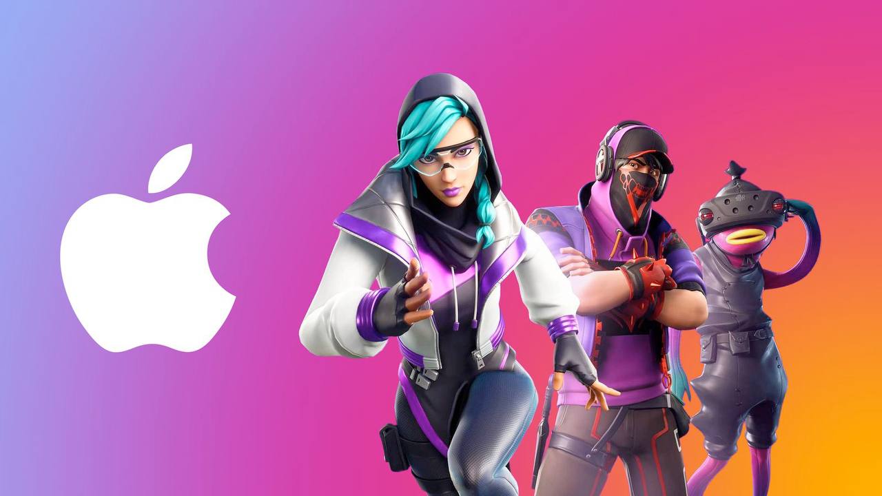 Apple проиграла очередной суд против Epic Games и должна обновить правила App Store в США немедленно, а Epic предлагает «мирно» вернуть Fortnite Судья Ивонна Гонсалес-Роджерс, которая последние пять лет занималась делом Apple против Epic Games, постановила, что компания Apple умышленно нарушает вынесенный в 2021 году запрет на антиконкурентное поведение и ценообразование. В 2024 году Epic Games обвинила Apple в нарушении запрета: Apple хоть и разрешила разработчикам размещать внутри приложений ссылку, ведущую на внешний веб-сайт, где клиенты могут совершить покупку вне системы встроенных покупок App Store, но всё равно продолжала взимать с разработчиков комиссию за такие транзакции — от 12% до 27%. Суд вынес решение, что Apple больше не может взимать комиссию за покупки, сделанные с использованием внешних ссылок. Также компании нельзя запрещать разработчикам сообщать клиентам о вариантах покупки подписок и контента за пределами App Store. Apple не может контролировать размещение ссылок, а также язык, который разработчики используют для направления клиентов на совершение покупок за пределами приложения, и стиль, который разработчики используют для сообщения о вариантах покупки вне приложения. Apple нужно внести обновлённые правила в App Store на территории США немедленно, никаких отсрочек нет. Компания уже сообщила, что будет исполнять решение суда, однако подаст апелляцию. На фоне победы глава Epic Games Тим Суини предложил Apple мирный вариант возврата Fortnite в App Store, если Apple распространит новые правила магазина не только на США, но и по всему миру: «Epic выдвигает предложение о мире: если Apple распространит установленную судом модель без комиссий и без "налога Apple" на весь мир, то мы вернём Fortnite в App Store по всему миру и прекратим текущие и будущие судебные разбирательства по этому вопросу». Судя по тому, что Apple считает решение суда несправедливым, от предложения Epic Games она, вероятнее всего, откажется.