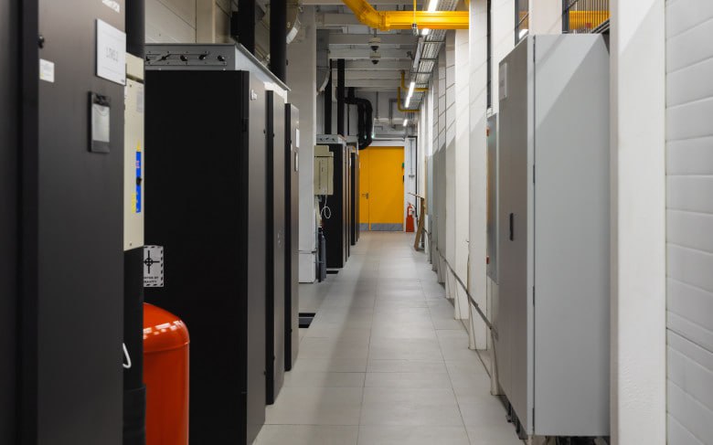 В Москве рассматривается введение запрета на подключение новых центров обработки данных ЦОДов К 2031 году в Москве прогнозируется дефицит мощности но сейчас сложности с подключением больше связаны с высокой конкуренцией с другими объектами jkinvest news jkinvest