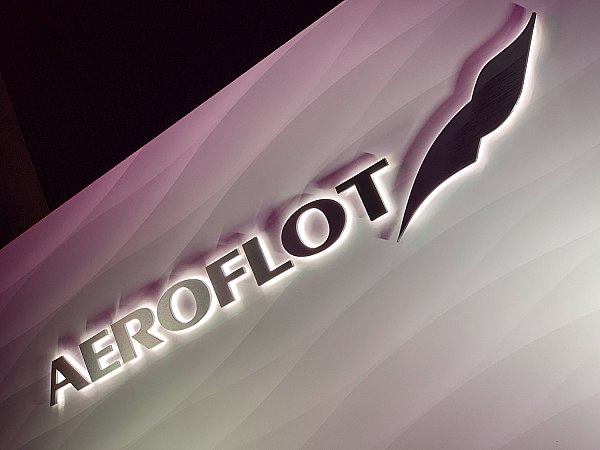 Аэрофлот успешно протестировал сервис посадки на самолет по биометрии Аэрофлот совместно с аэропортом Пулково и Центром биометрических технологий в декабре успешно протестировали сервис Мигом обеспечивающий прохождение предполетных проверок по биометрии без предъявления паспорта Об этом сообщает AVIA RU Как отмечают в компании Аэрофлот при участии дочерней ИТ компании АФЛТ Системс в кратчайшие сроки внедрили комплекс технических доработок на сайте авиаперевозчика и реализовали интеграцию с ЕСИА и Единой биометрической системой Криптографическая защита сервиса обеспечивается программными средствами КриптоПро Пассажиры смогут заблаговременно подключить сервис на сайте Аэрофлота и с помощью биометрии зарегистрироваться на рейс в аэропорту пройти в чистую зону аэропорта совершать посадку на борт самолета на гейте aviaru net n291028