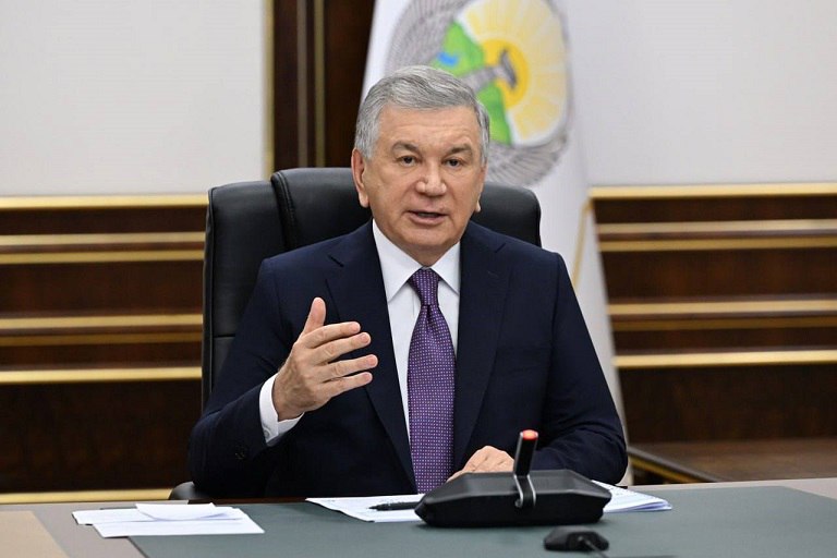 Президент Узбекистана Шавкат Мирзиёев поставил задачу превратить все махалли страны в территории, свободные от преступности. Для этого необходимо «спустить систему вниз», то есть усилить работу на местах со стороны инспекторов профилактики, сотрудников уголовного розыска, патрульно-постовой службы и службы охраны, чтобы обеспечить безопасность населения. По информации силовиков, в январе-июне этого года по всей стране внедрили эффективную систему социальной профилактики на основе адресных «дорожных карт». Также расширена цифровизация мониторинга обстановки в общественных местах, проведены научно-практические исследования с акцентом на борьбу с криминалом в среде молодежи и в сфере семейно-бытовых отношений. В результате в 5200 махаллях не зафиксировано ни одного преступления. Подробности читайте на сайте "Ферганы"