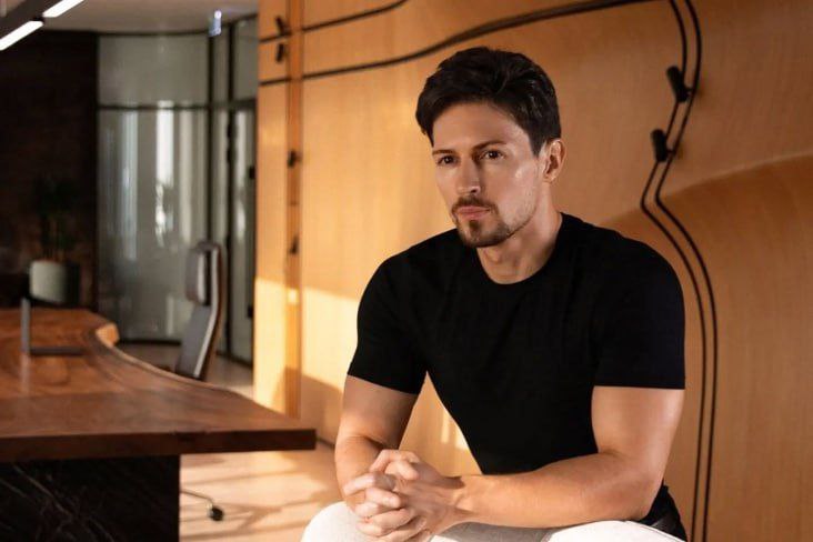 Павел Дуров согласился стать секундантом чемпиона UFC Хамзата Чимаева Он пригласил основателя Telegram в свой угол на следующий поединок Брат будешь в моем углу в следующем бою написал представитель ОАЭ Это будет для меня честью ответил Дуров В конце октября основатель Telegram стал гостем турнира UFC 321 в Абу Даби ОАЭ где сделал совместную фотографию с Хабибом Нурмагомедовым Позднее непобежденный россиянин пригласил Дурова на тренировку Соцсети Павла Дурова Telegram Max