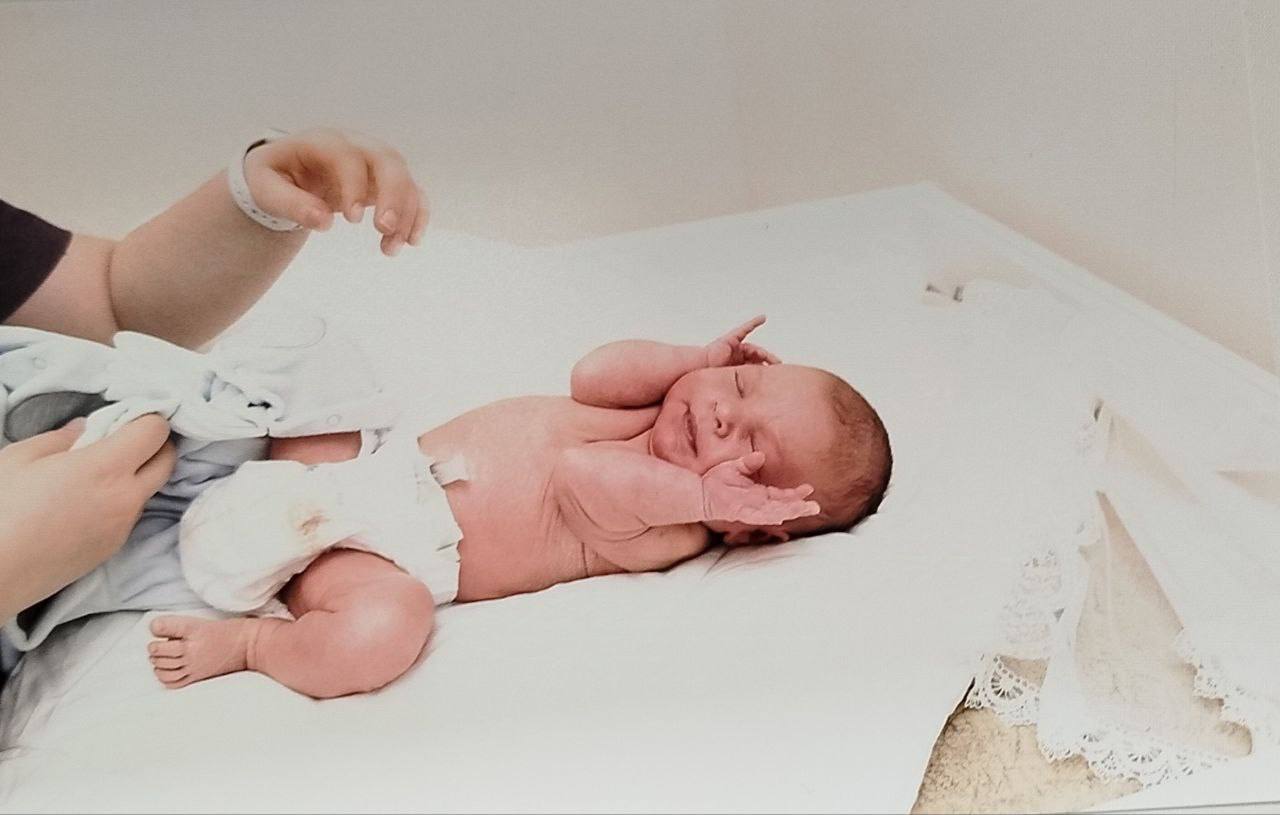 За сутки на Кубани родились четыре двойни За последние 24 часа в Краснодарском крае родилось 154 ребенка 80 мальчиков и 74 девочки Среди них четыре пары двойняшек Новороссийск встретил сразу две двойни по одной в Краснодаре и Сочи По количеству новорожденных лидируют Краснодар 58 детей Сочи 29 детей Абинский район 4 ребенка Лабинский район 3 ребенка Телеканал Краснодар в MAX