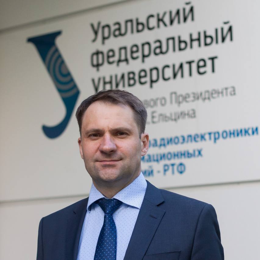 Теперь официально Илья Обабков назначен ректором Уральского федерального университета Соответствующий приказ подписали сегодня он опубликован на сайте Правительства РФ 30 мая Илья Обабков был назначен исполняющим обязанности ректора УрФУ а до этого руководил институтом радиоэлектроники и информационных технологий внутри вуза Теперь он возглавит университет на ближайшие 5 лет   поздравляем Подписаться на 4 канал Мы в MAX