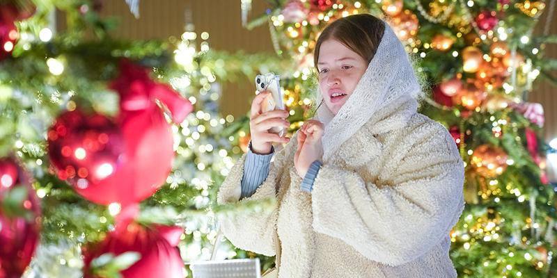 Активные граждане проголосуют за лучшие мероприятия Зимы в Москве Участники смогут выбрать до пяти самых интересных событий и оставить новогоднее поздравление городу Среди вариантов фестиваль Путешествие в Рождество детские квесты в парках и благотворительная акция Добрая елка За участие начислят баллы программы Миллион призов их можно обменять на подарки партнеров или направить на благотворительность