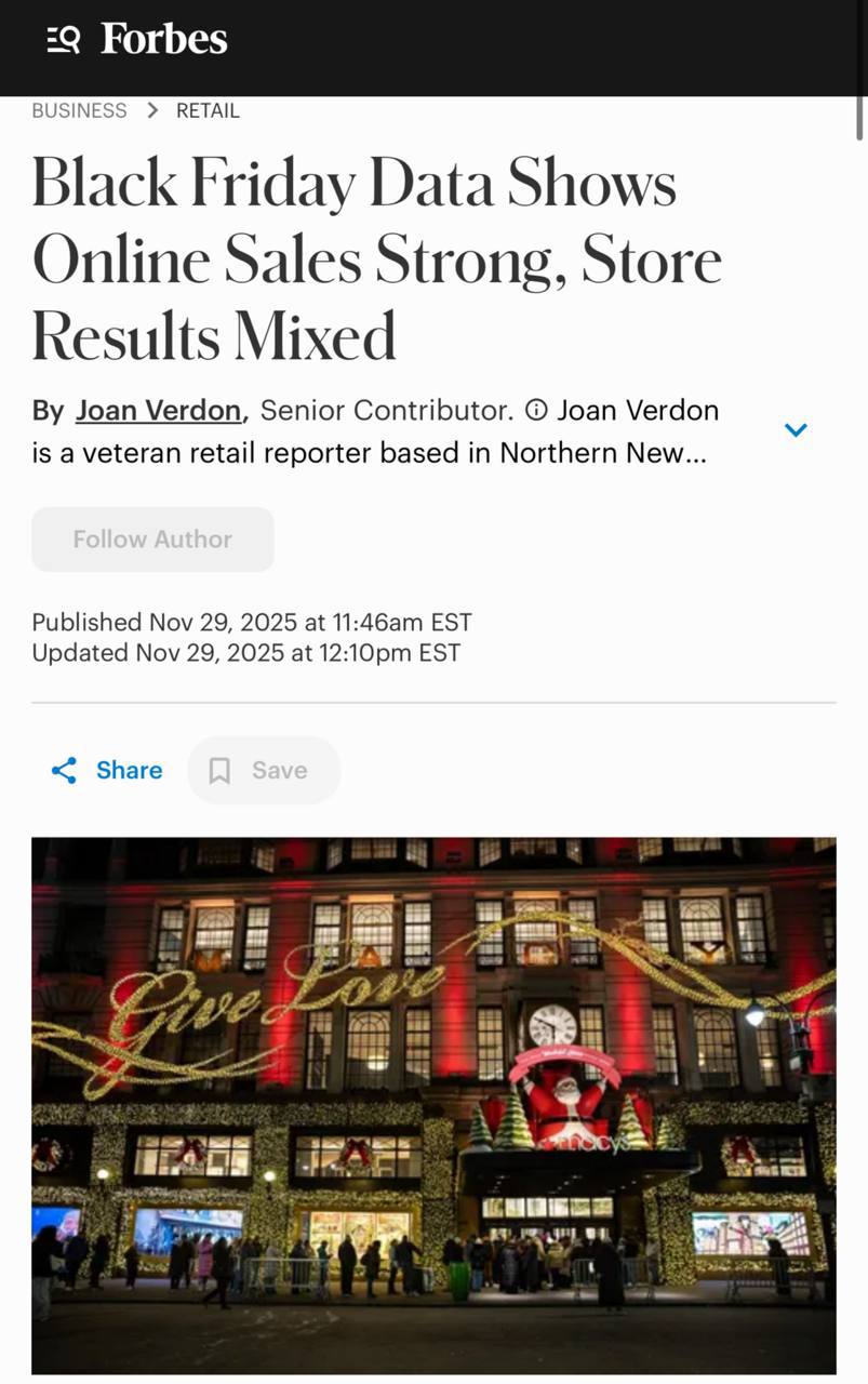 Чёрная пятница в США установила новый рекорд онлайн продажи достигли 11 8 млрд на 9 1 больше прошлого года В промежутке с 10 00 до 14 00 покупатели тратили около 12 5 млн в минуту Офлайн розница снова просела по разным оценкам посещаемость либо уменьшилась на 3 6 либо выросла лишь на 1 17 что тоже указывает на негативный тренд Зато онлайн трафик к ритейлерам подскочил на 805 за год Переклеенные ценники и скидки по завышенным ценам уходят в онлайн вместе с аудиториями