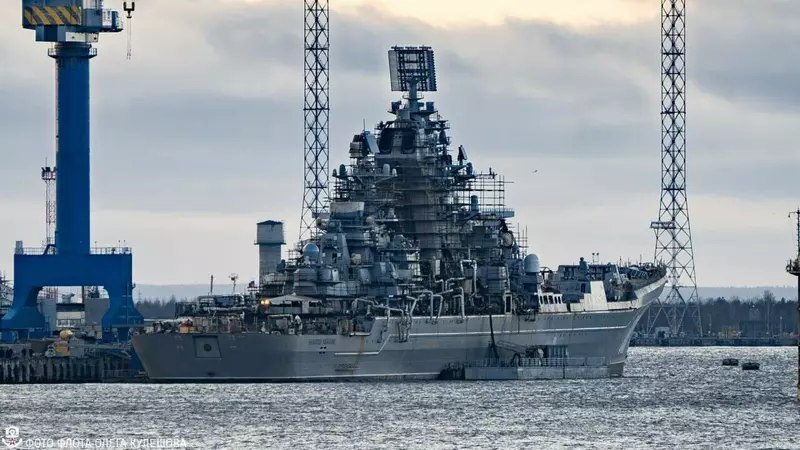 Крейсер Адмирал Нахимов завершил первый этап заводских испытаний архивное фото Тяжелый атомный ракетный крейсер Адмирал Нахимов завершил первый этап заводских ходовых испытаний сообщили в Минобороны РФ Тяжёлый атомный ракетный крейсер Адмирал Нахимов проходящий модернизацию и ремонт на производственном объединении Северное машиностроительное предприятие успешно завершил первый этап заводских ходовых испытаний в море и прибыл к штатному причалу завода говорится в сообщении Отмечается что в ходе первого этапа заводских ходовых испытаний проверялась работа главной энергетической установки и ряда корабельных систем и механизмов Испытания в которых принимает участие сдаточная команда предприятия Севмаш и экипаж корабля будут продолжены п     sdelanounas ru blogs 170794 utm source tg sdelanounas ru подпишись Кстати а вы хотите чтобы на этом канале появились новости о вашей компании Это бесплатно Подробнее здесь   sdelanounas ru staticpages id 126
