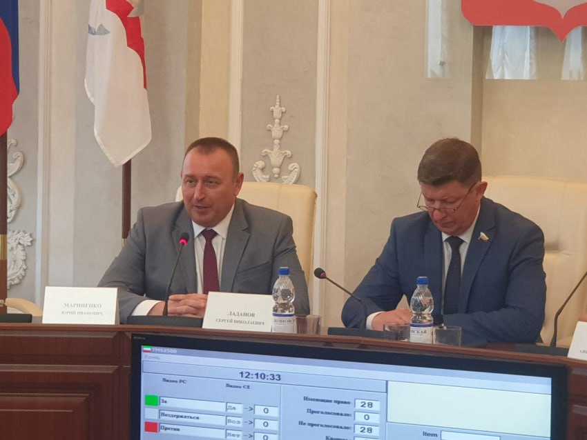 Глава администрации Волгодонска Юрий Мариненко ушёл в отставку В должности он проработал недолго — с 14 марта 2024 года. #новостиростова #новостиволгодонска