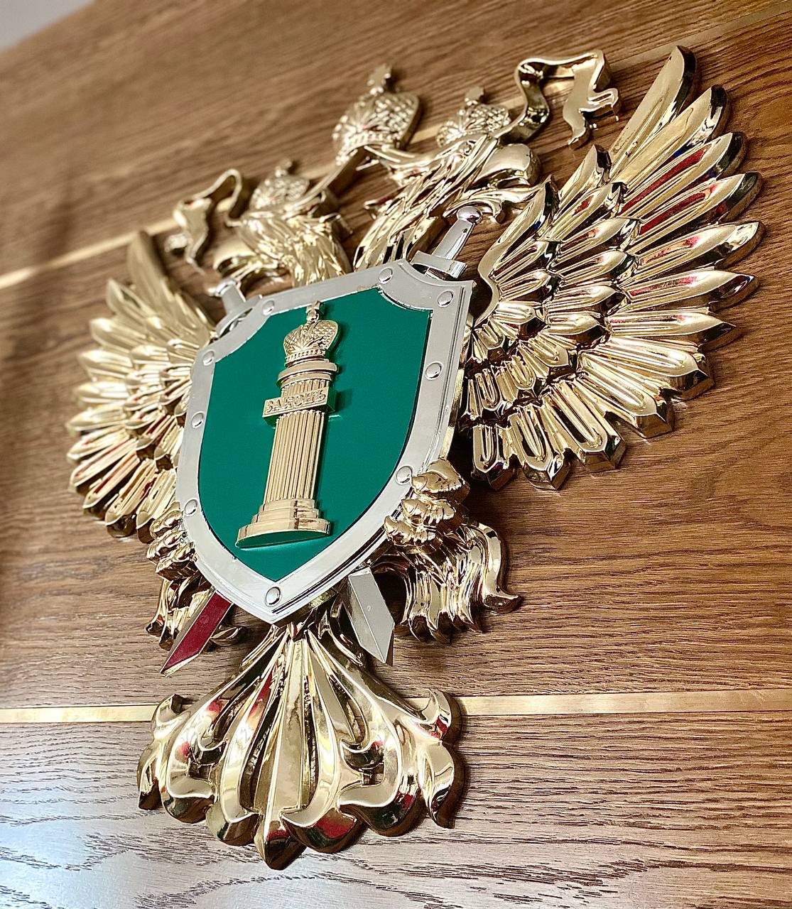 Главой Раисом Республики Татарстан поддержана инициатива прокурора Республики Татарстан Альберта Суяргулова о предоставлении гражданам имеющим трех и более детей постоянно проживающим на территории городов Казани или Набережные Челны включенным в списки граждан имеющих право на получение земельного участка с их согласия взамен земельного участка денежной выплаты Соответствующий законопроект о внесении изменений в Земельный кодекс РТ принят сегодня Государственным Советом республики 0 Подписаться на Прокуратура ТАТАРСТАНА