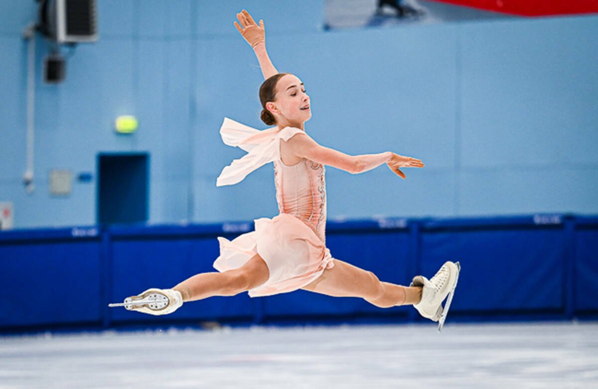 Ученица Тутберидзе Дина Хуснутдинова заняла третье место на первом этапе Гран при России Уроженка Заинского района Республики Татарстан новая ученица Этери Тутберидзе Дина Хуснутдинова заняла первое место в своем дебютном этапе Гран при России В произвольной программе на турнире Звезды Магнитки в Магнитогорске фигуристка сделала каскад тройной аксель двойной тулуп и сольный тройной аксель Читать полностью