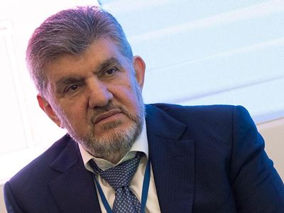 Глава Союза армян России Ара Абрамян осудил действия, предпринятые в Ереване в отношении известного российского предпринимателя Самвела Карапетяна. «Самвел Карапетян, как предприниматель и как благотворитель, много сделал и делает и для России, и для Армении, способствуя улучшению имиджа этой страны в мире. Как верующий христианин он много сделал во благо Армянской Апостольской Церкви. Сегодняшние действия армянских властей в отношении Самвела Карапетяна - очередная попытка запугать общественность и продемонстрировать, что власть готова идти на любой шаг, для нее нет красных линий»,- говорится в заявлении Абрамяна.