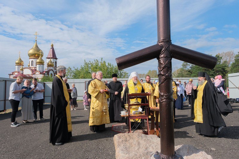Депутаты поддержали строительство еще одного храма в красноярском Академгородке Депутаты красноярского Городского совета обсудили и одобрили изменения в межевание территории в Академгородке для строительства храма преподобного Гавриила Ургебадзе. Он должен будет разместиться на вновь образованном участке площадью 375 квадратных метров рядом с храмом Новомучеников и исповедников Российских. Напомним, закладной камень для храма преподобного Гавриила Ургебадзе был освящен 27 августа 2024 года. Как рассказали в пресс-службе епархии, с инициативой появления новой церкви выступила грузинская православная община. В настоящее время разрабатывается проектно-сметная документация, сбор средств на строительство еще не объявлен. Newslab