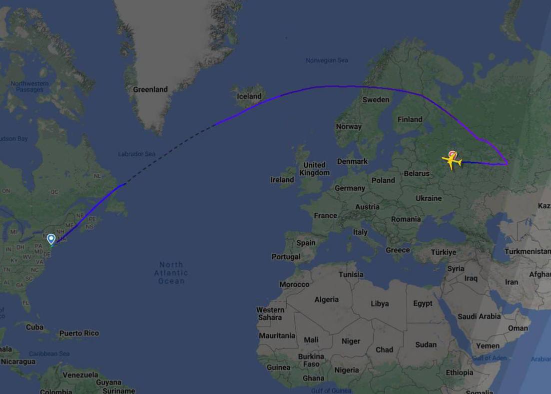 Самолет из Нью-Йорка экстренно посадили в Москве, — Mash  Причина — плохое самочувствие гражданина США. Пассажир скончался до прибытия в российскую столицу.  ЧП / Москва