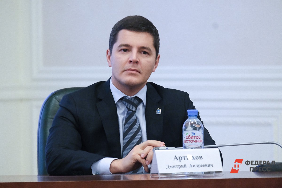 На Ямале откроют Школу психологической помощи для жён и матерей военных Об этом сообщил глава региона Дмитрий Артюхов в своем телеграм канале после встречи с участниками спецоперации и их семьями в Ноябрьске Учиться в ней можно будет как очно так и онлайн Подготовку спикеров начнут уже в сентябре а для жён военнослужащих организуют групповые тренинги Губернатор подчеркнул что возвращение бойцов к мирной жизни невозможно без поддержки товарищей прошедших тот же путь и ветеранских организаций На Ямале такой комплексный подход возможен у нас города небольшие и все друг друга знают поэтому без внимания никто не останется отметил губернатор Уралити