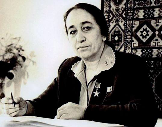 Герой Социалистического Труда Хамис Казиева умерла на 93-м году жизни в Дагестане. Об этом сообщил глава Акушинского района Дагестана Махач Абдулкеримов.