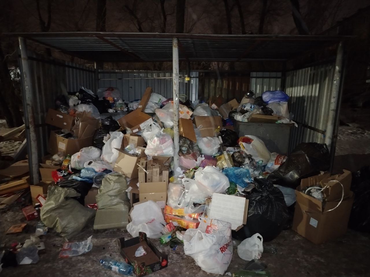 Тарифы на вывоз мусора в Красноярске вырастут почти в два раза С октября 2026 года тарифы на вывоз мусора вырастут в два раза Приказ подписали в министерстве тарифной политики края Как объясняют в ведомстве резкий рост тарифа произойдет из за накопленной инфляции с 2022 года Сколько красноярцам придется платить за вывоз отходов ТВК