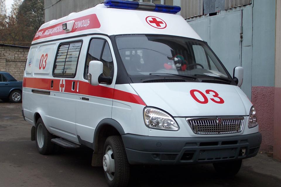 Газовый баллон взорвался в Якутске двое человек получили ожоги Во дворе дома на улице Чехова взорвался газовый баллон и загорелась Тойота Хайс Двоих 25 летних пассажиров увезли в больницу с термическими ожогами В Ленские загорелся балкон на улице Мелиораторов Когда пожар потушили нашли труп 43 летнего мужчины В столице пересечено наркопреступление задержан нетрезвый водитель рецидивист Задержаны 14 вшоферов которые сели пьяными за руль впервые Фото Алексей Стефанов