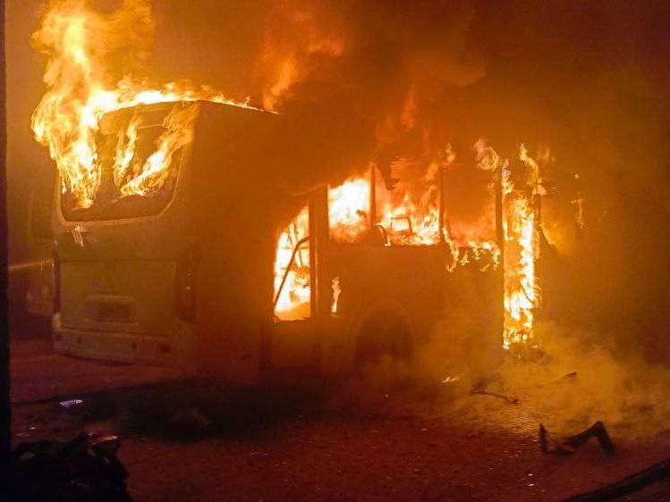 В Салавате ночью полыхал автобус «Башавтотранса». Возгорание произошло на автотранспортном предприятии на бульваре Монтажников. Пожарные оперативно потушили огонь. Обошлось без пострадавших. Подписаться Прислать новость
