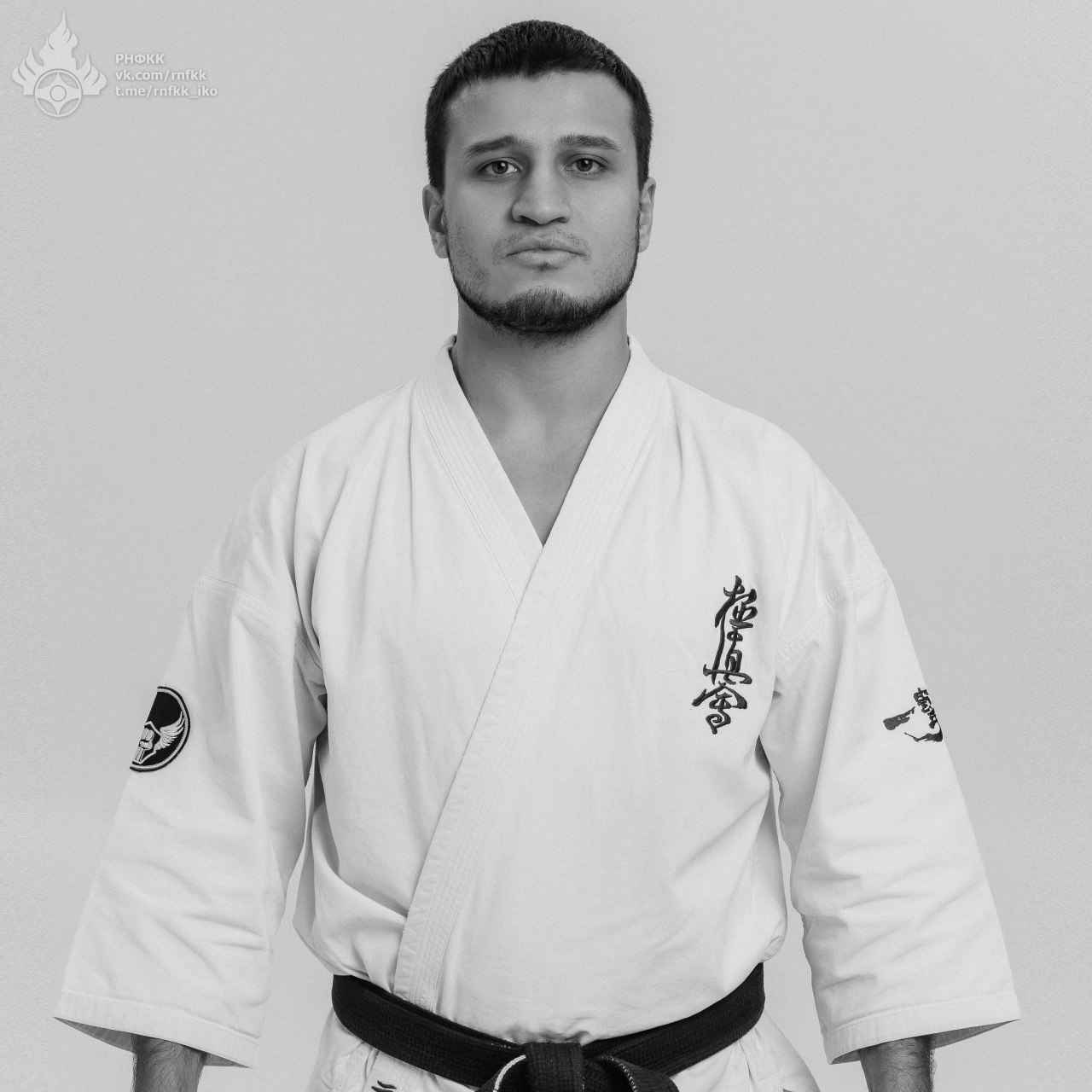 В Екатеринбурге скончался 36 летний спортсмен Лаша Габараев ушел из жизни 21 января после продолжительной борьбы с болезнью Об этом сообщили на официальной странице организации каратэ киокушинкай в России Лаша мой близкий друг и брат Два года боролся с лейкозом В Германии пересадили костный мозг Курс химии прошел Потом снова рецидив сердце прихватывало В 06 15 его сердце остановилось рассказал президент каратэ киокушинкай по Свердловской области Андрей Чирков Лаша Габараев был тренером Академии единоборств РМК У спортсмена остался 7 летний сын   Подпишись на КП Екатеринбург Мы в Max